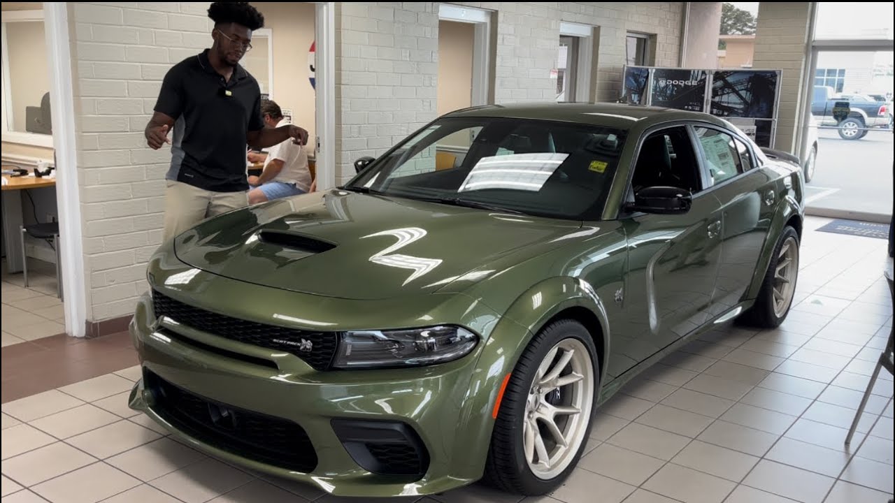 Is the 1 of 500 2023 Dodge Charger 392 Scatpack SWINGER a MUST HAVE? | Overview #trending#subscribe
