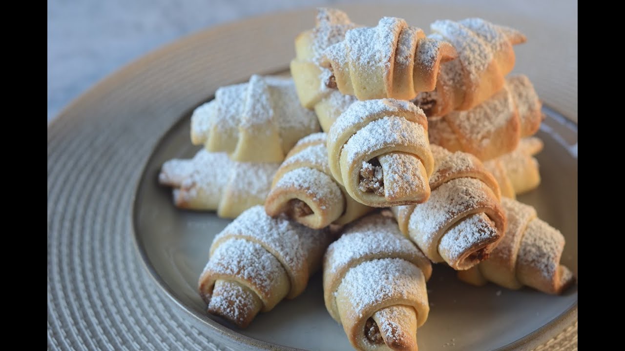 How to make crescent cookies (Rogaliki) with honey walnut filling