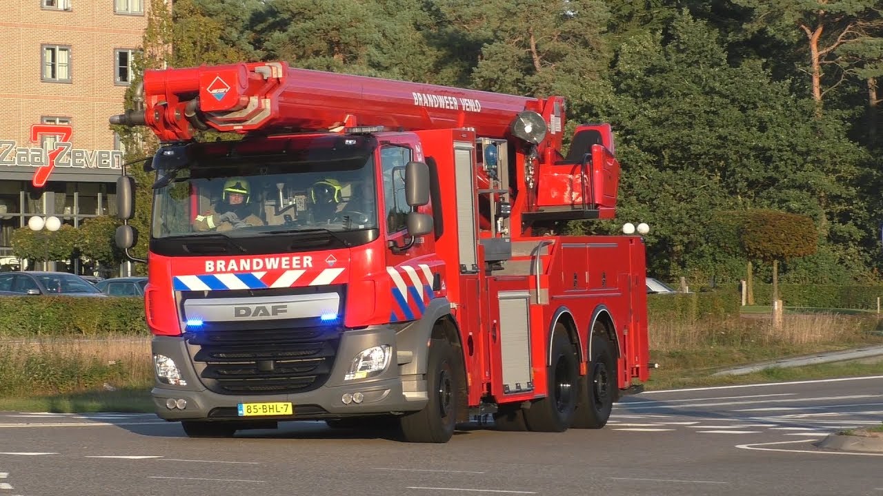 Brandweer met Spoed naar een Grote brand bij een Afvalverwerker in Venray