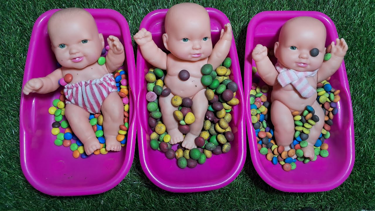 Full of 3 Rainbow BathTubs Candy with M&M's & Magic Slime Cutting