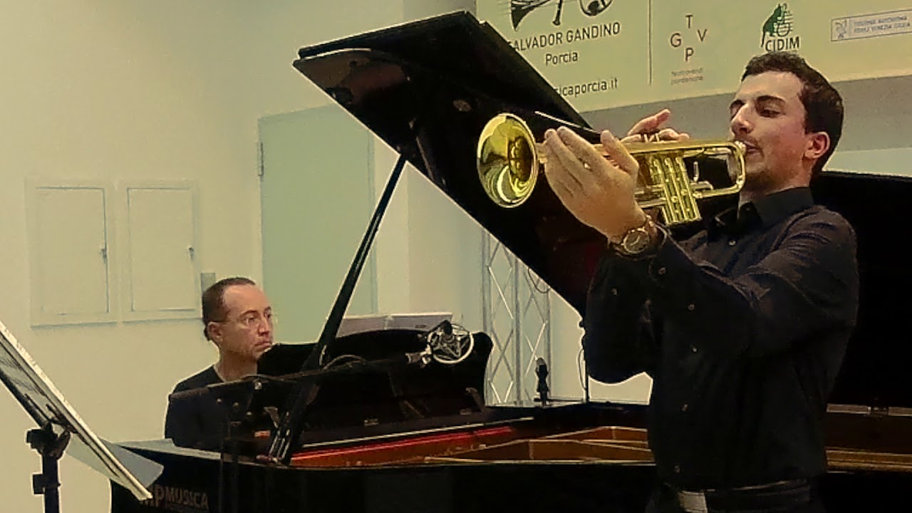 Lucas Lipari-Mayer - Luciano Berio, Sequenza X