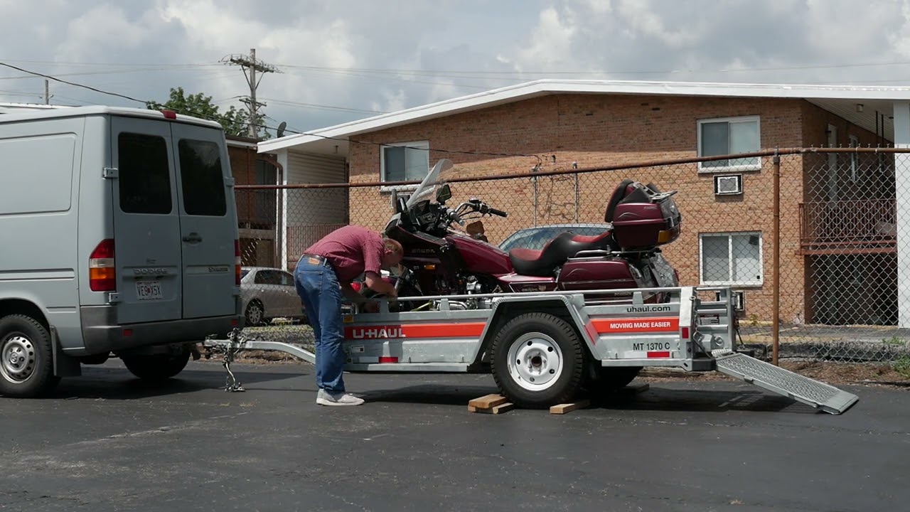 U-Haul Motorcycle Trailer. How to Load a Goldwing or any Low Clearance Motorcycle