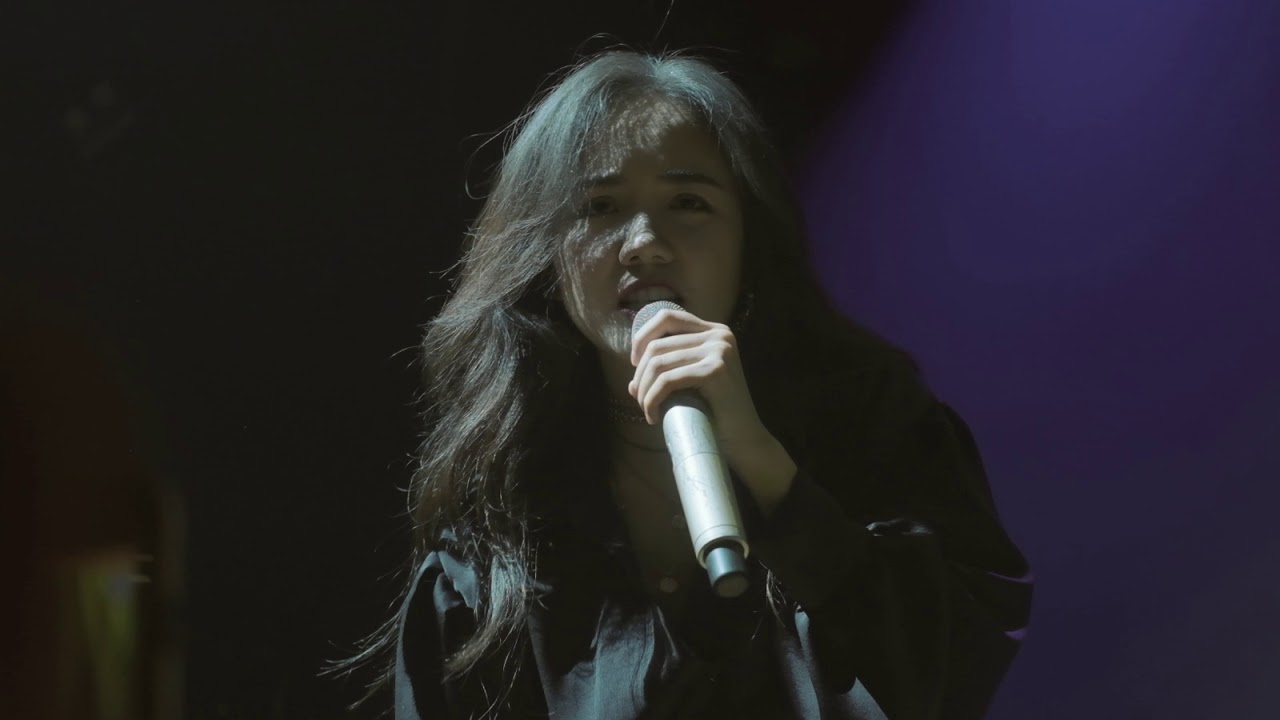 [LIVE] Phương Ly - Cùng Anh at 1900 Future Hits
