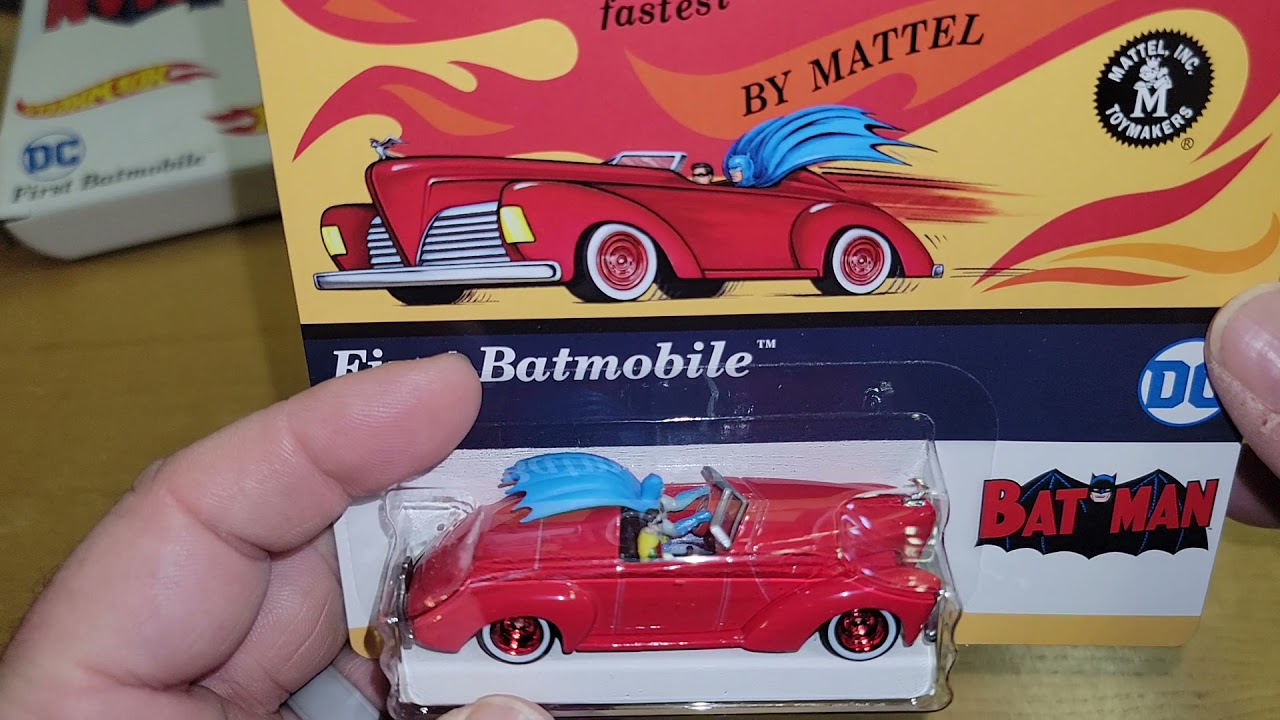 SDCC 2021 Mattel Hot Wheels DC Batman First Appearance Batmobile 1941 comic with batman &robin 1/64