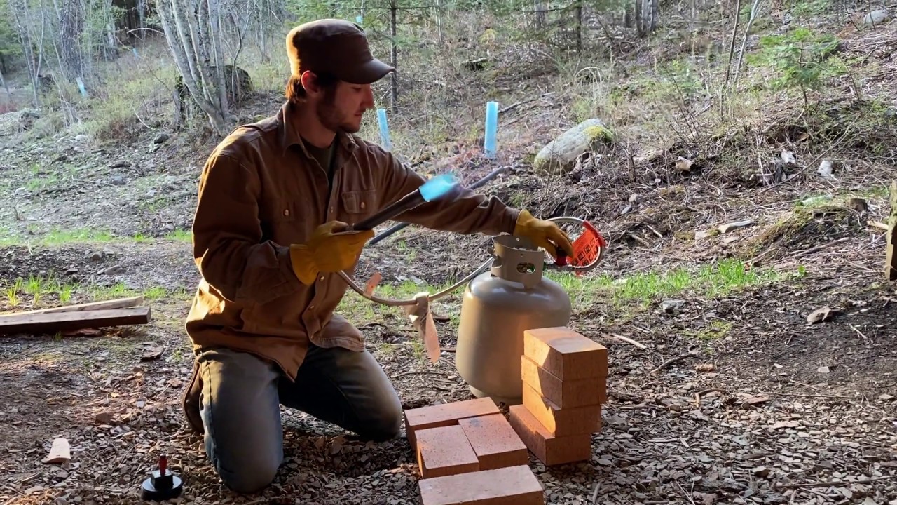 How to Make A Simple Brick Forge by Brandon Zunin