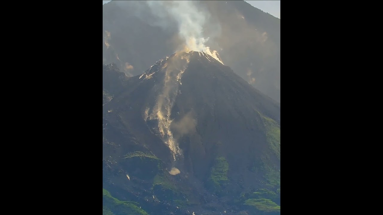 7.3m Earthquake Dislodge Boulders at Santa Maria Volcano, Guatemala (Jul 17, 2026)