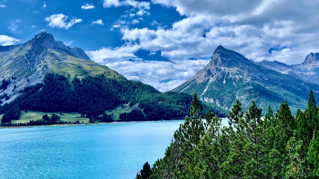 Livigno - Un viaggio tra valli, laghi e montagne  silenti 