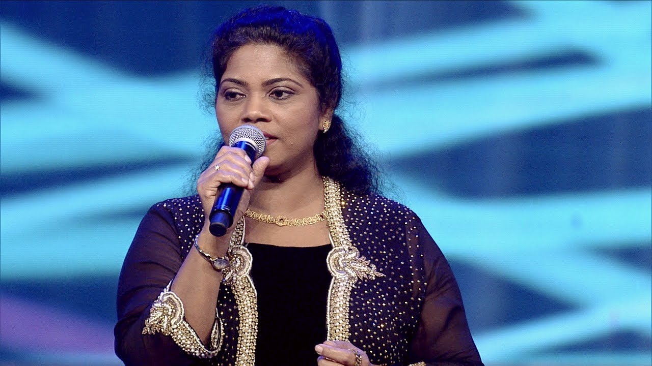MMMA 2017 I Chinna Chinna Aasai - Minmini's evergreen song I Mazhavil Manorama