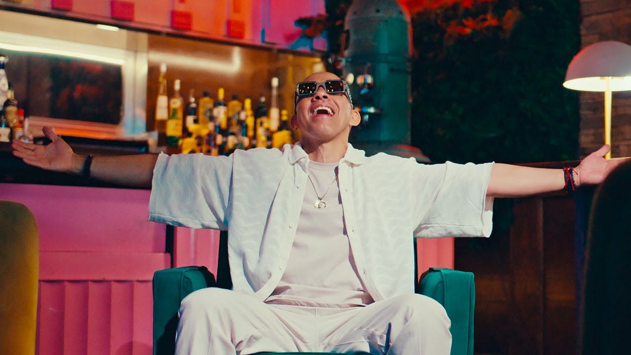 DJ Yus - Una Cosa Loca (Video Oficial)