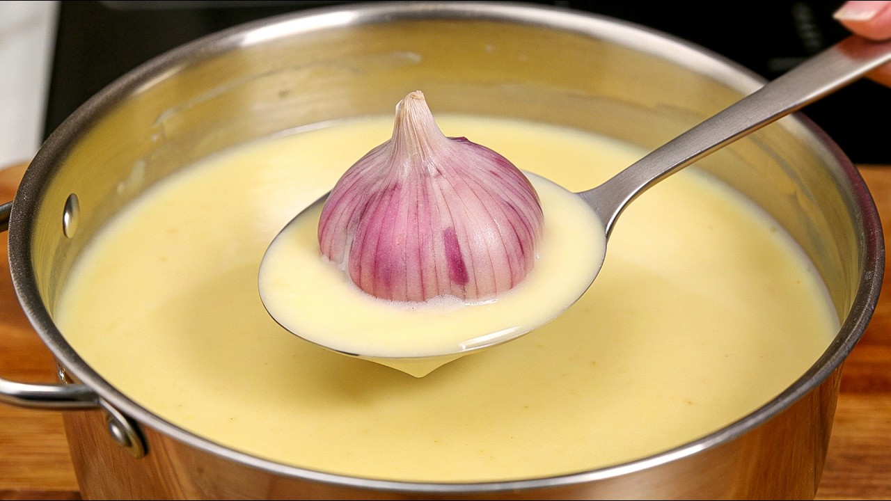This soup saved my stomach from parasites! Garlic cream soup with broccoli.