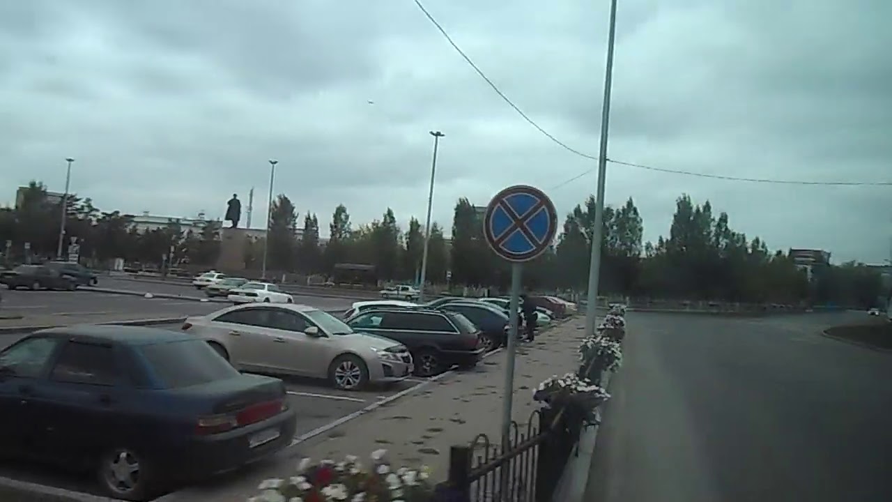 С вокзала по Ермекова ч\з 92 квартал и Таксокомбинат на автобусе № 19