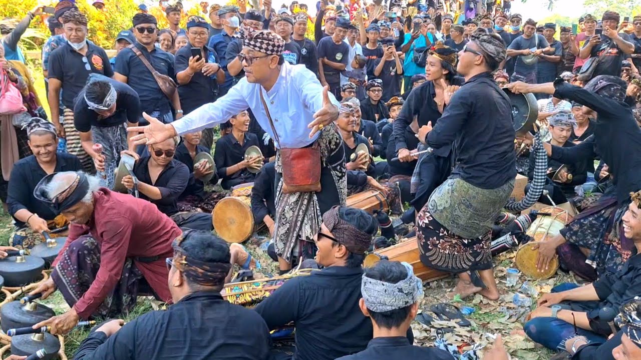 Baleganjur Kokar mengantarkan Sàng Maestro Tabuh komposer terkenal ( I Made Subandi )