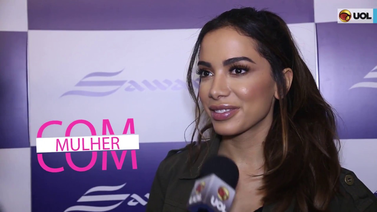 Anitta fala sobre sua primeira vez com mulher e o primeiro porre