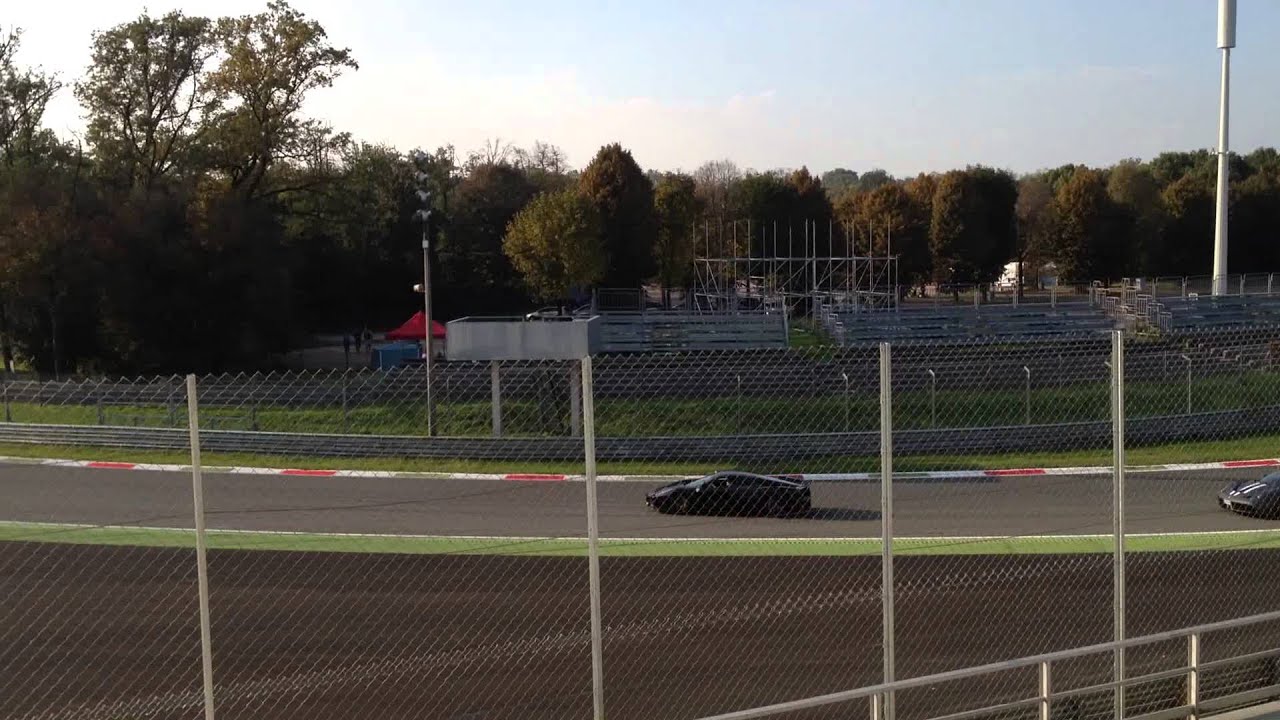 Ferrari LaFerrari Drifting Monza