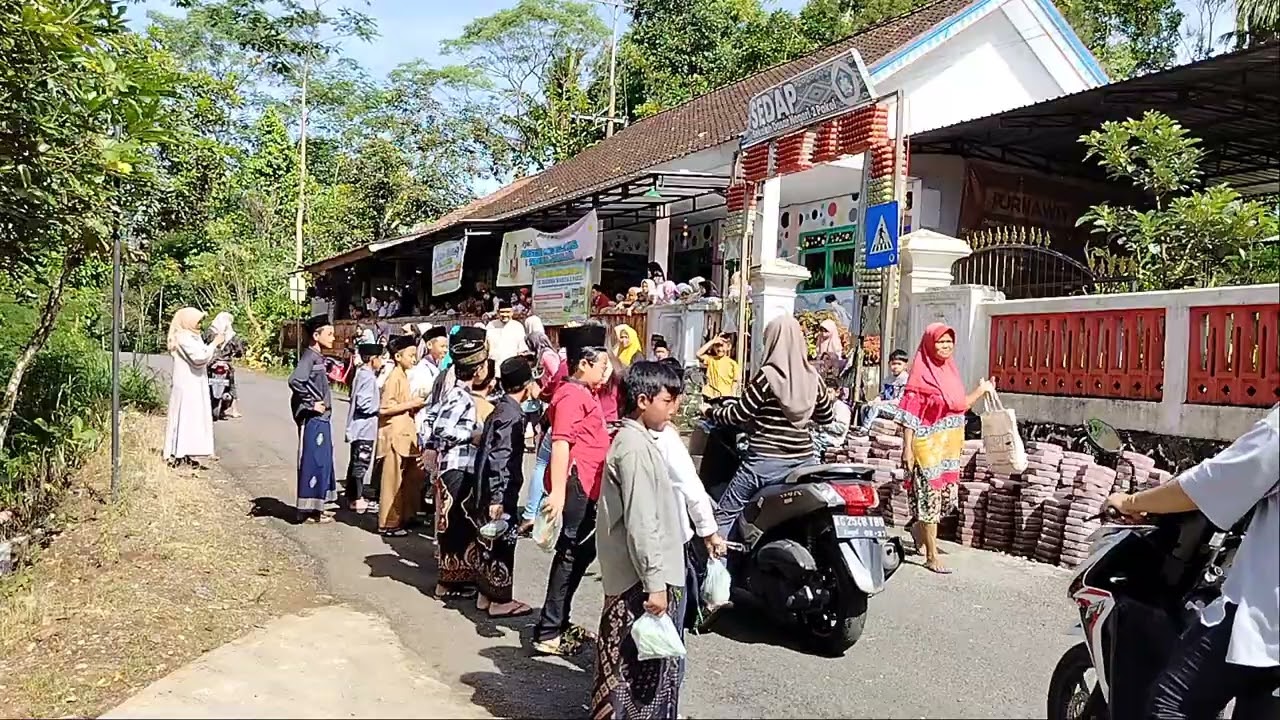 Bagi-bagi sayur || SDN 2 Pakel 