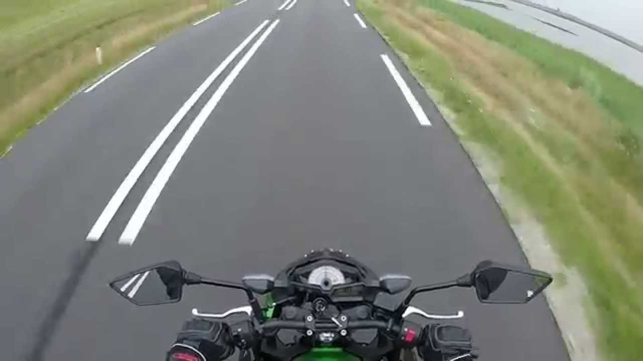 Kawasaki Z300 2015 | Akrapovic | Accelerations 0 - 130 | HD