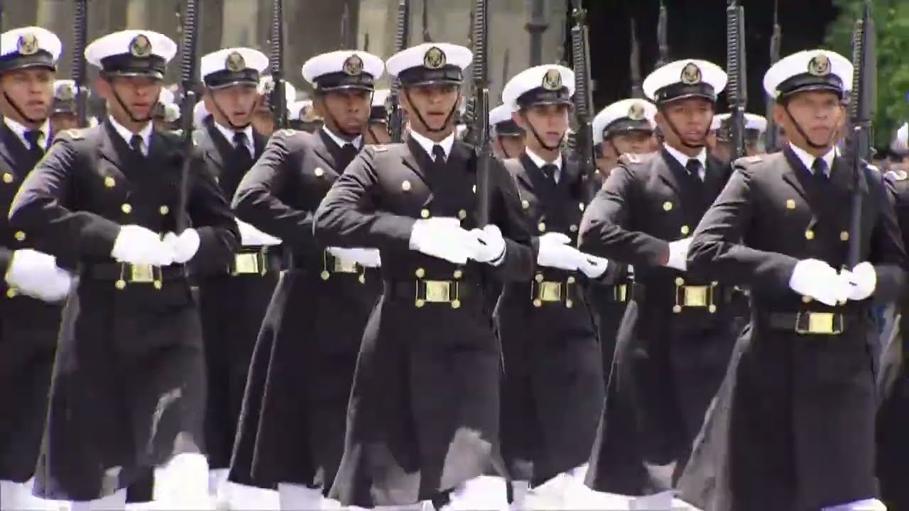 La Secretaría de Marina Armada de México marchan ante miles de mexicanos | Desfile Militar 2025