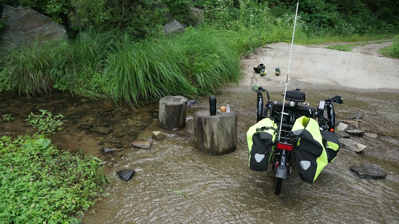eating apples in the valley  by HP SCORPION FS #recumbent #trike