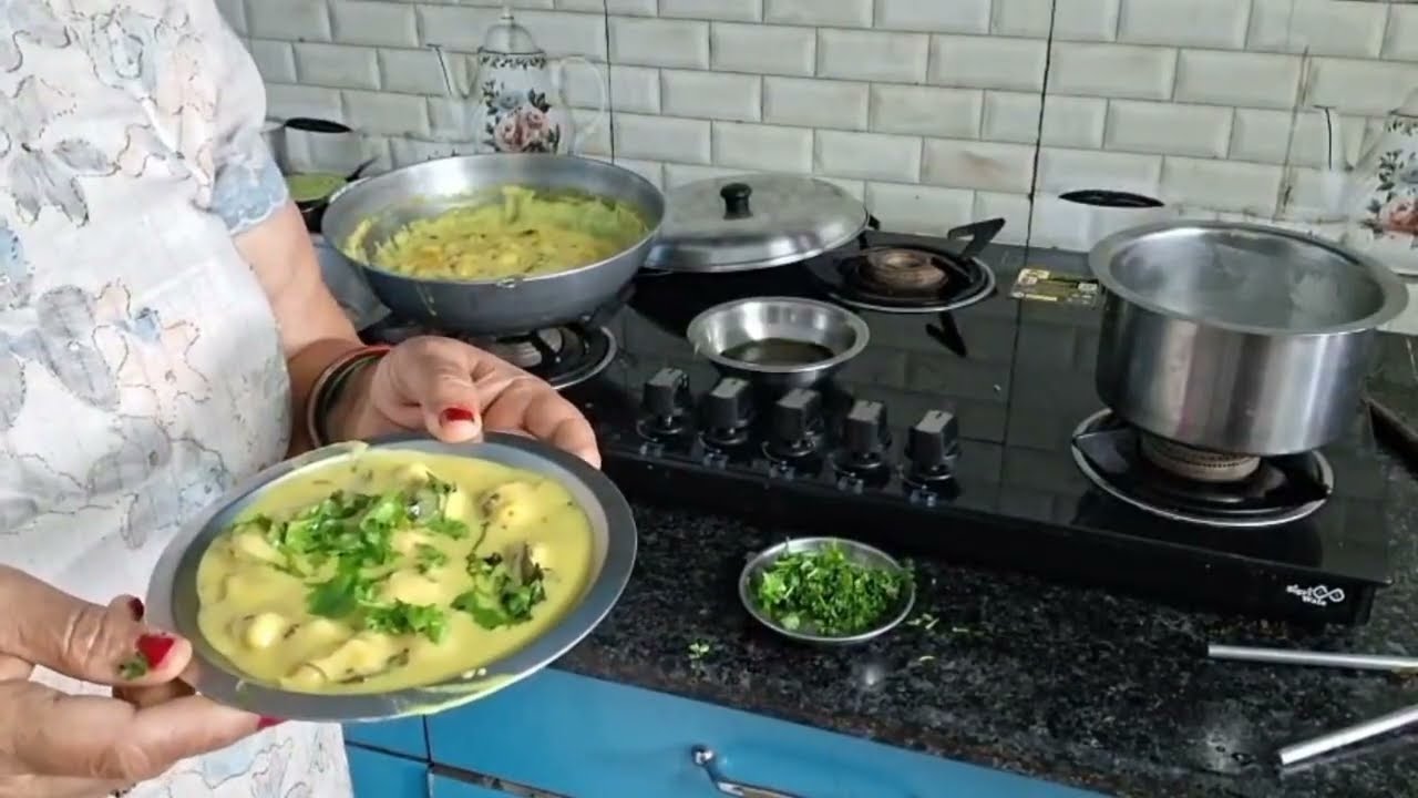 कढ़ी, पकोड़े बाली कढ़ी, स्वादिष्ट व्यंजन कढ़ी,