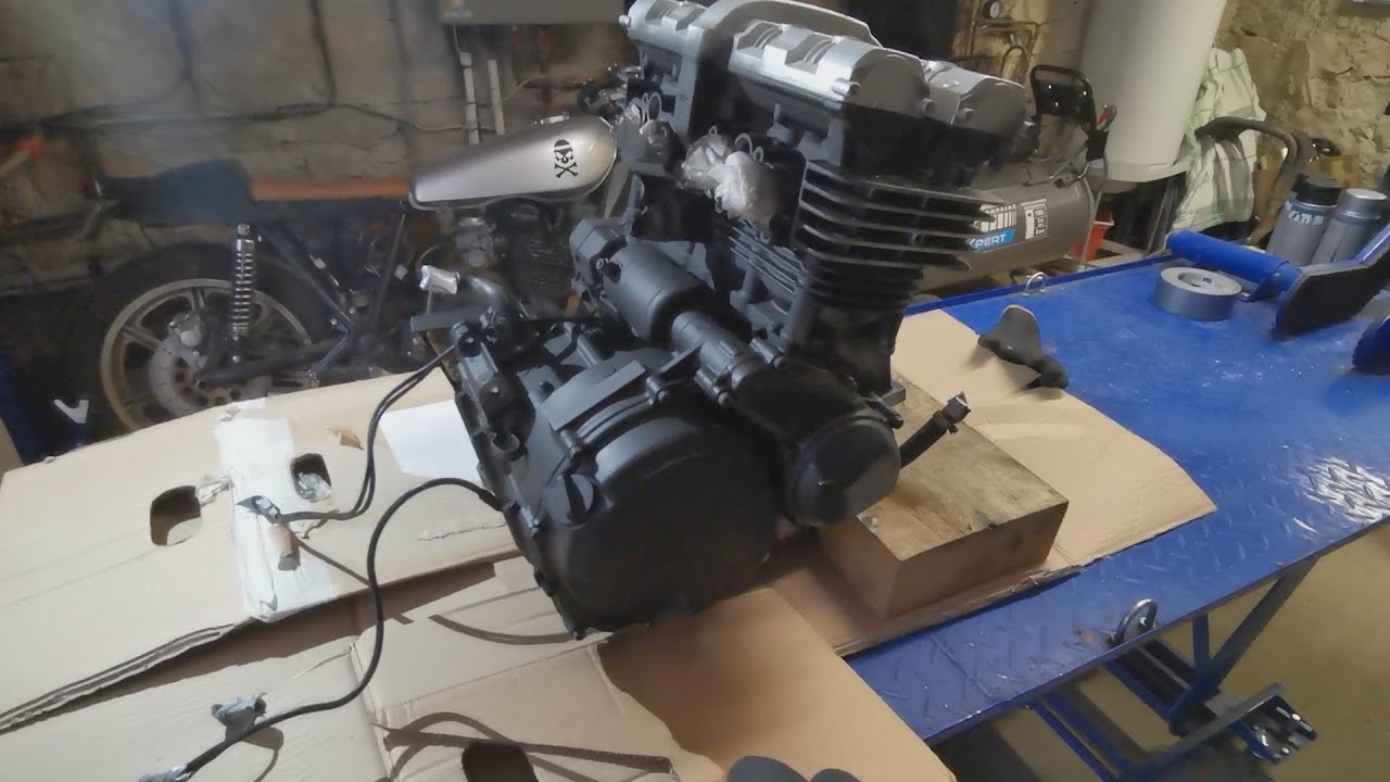 Projet CAFE RACER : Peinture moteur et Réfection Fourche