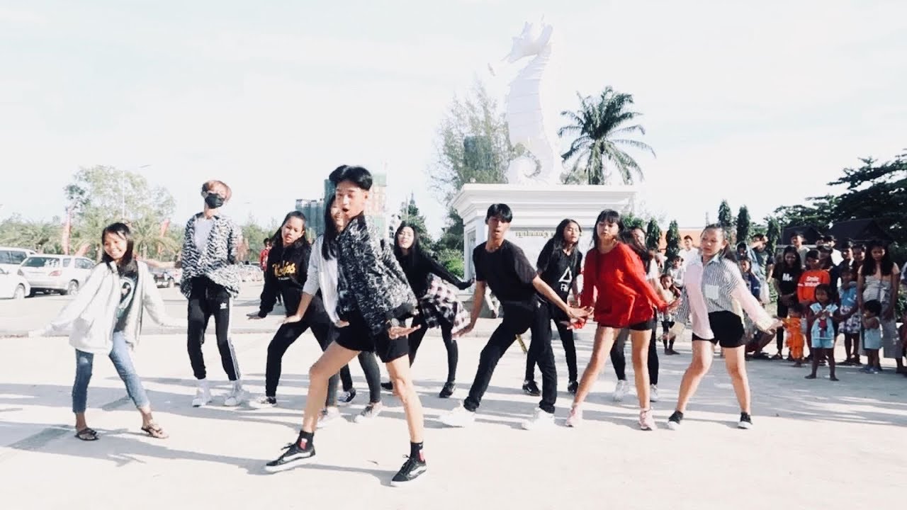[CHALLENGE] KPOP RANDOM DANCE  PUBLIC 2018 in CAMBODIA