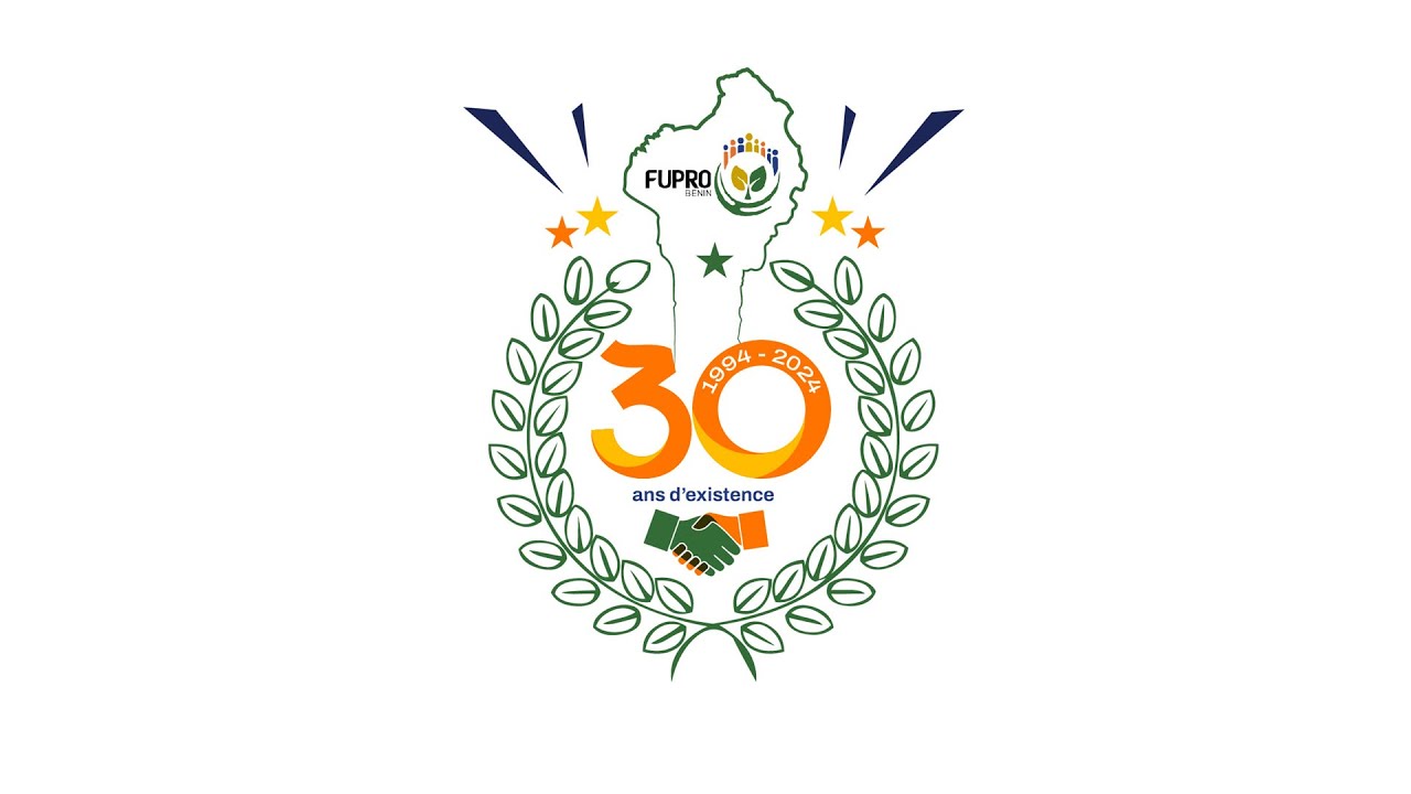 30 ANS DE VIE DE LA FUPRO - BENIN C&Eacute;R&Eacute;MONIE DE REMISE DE TROPH&Eacute;ES AUX LEADERS DE LA FUPRO-BENIN
