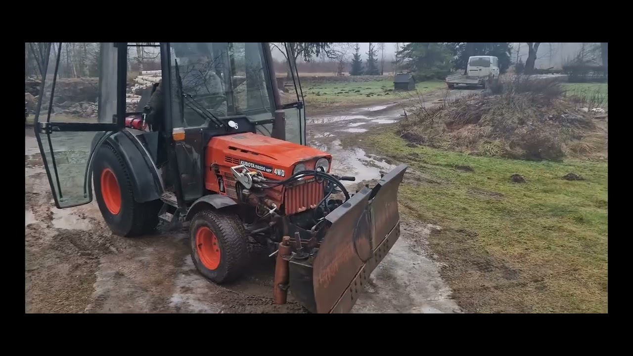 Kubota B8200 HST