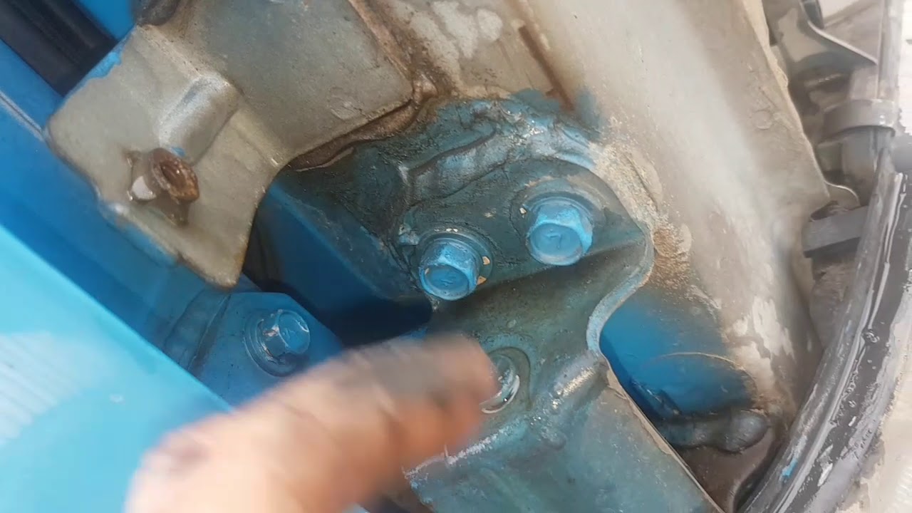 Ниссан Дизель (ремонт водительской двери)