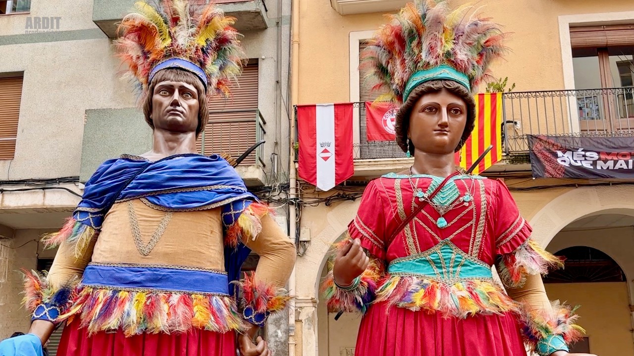 GEGANTS INDIS de Reus - Participació al Tomb dels 300