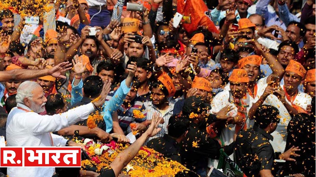 नामांकन से पहले वाराणसी में पीएम मोदी का मेगा रोड शो