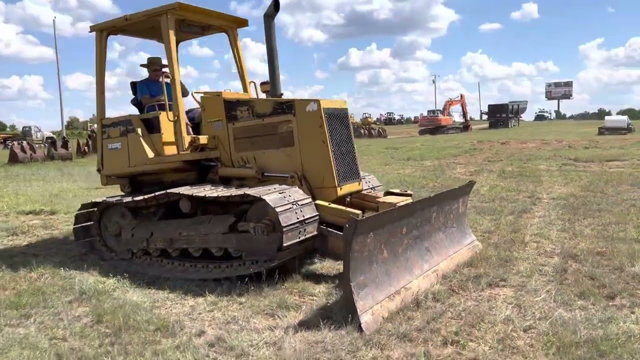 Caterpillar D4 C LGP Series III Bulldozer