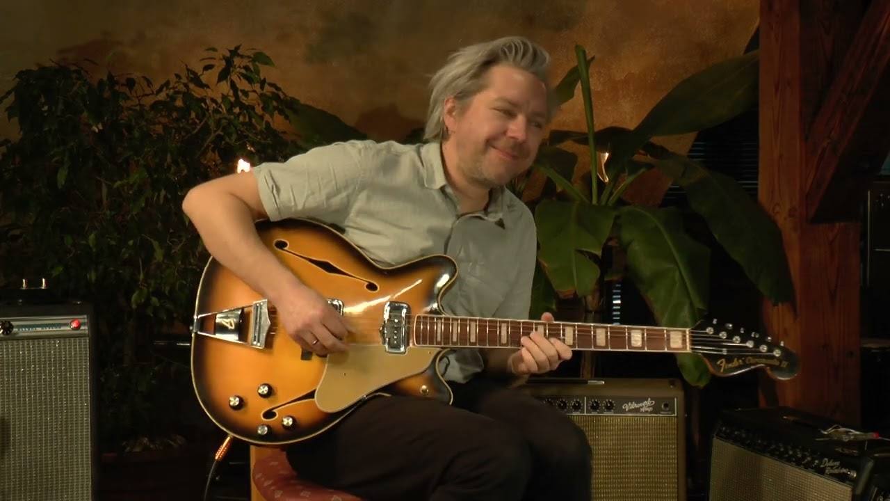 Fender Coronado II from 1966 presented by Tobias Hoffmann at Vintage Guitar Oldenburg