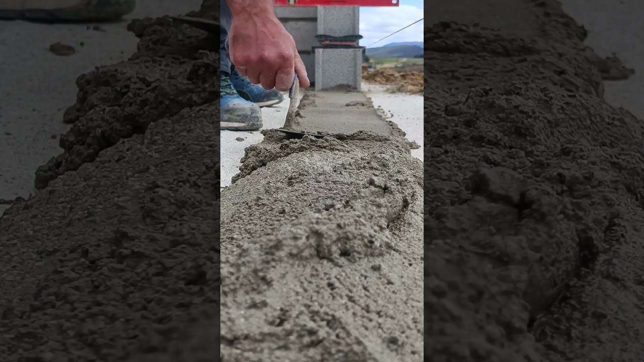 Poser le premier #parpaing #limoux #carcassonne #france #travaux #ma&ccedil;onnerie #chantier #construction