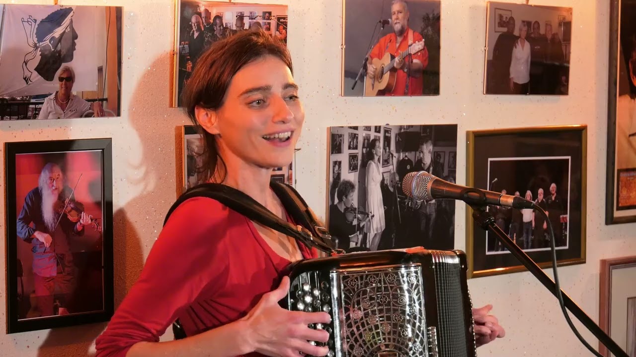 Justine Jérémie   La Grande Jaja live