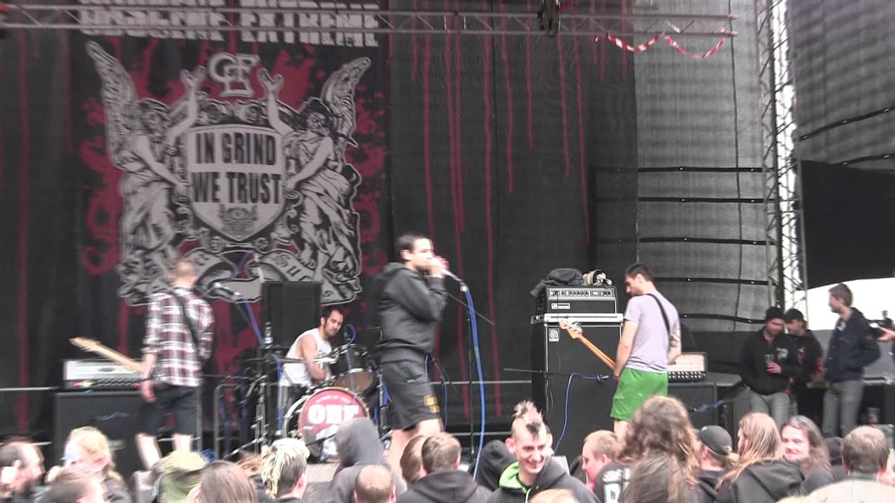 WEEKEND NACHOS Live At OEF 2012