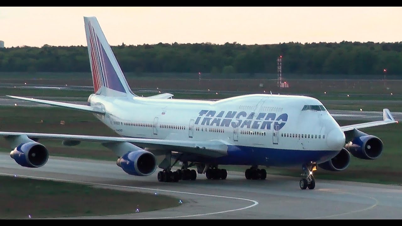 Amazing! Transaero Airlines Boeing 747-446 EI-XLI landing taxiing at Berlin Tegel airport - UN 9309