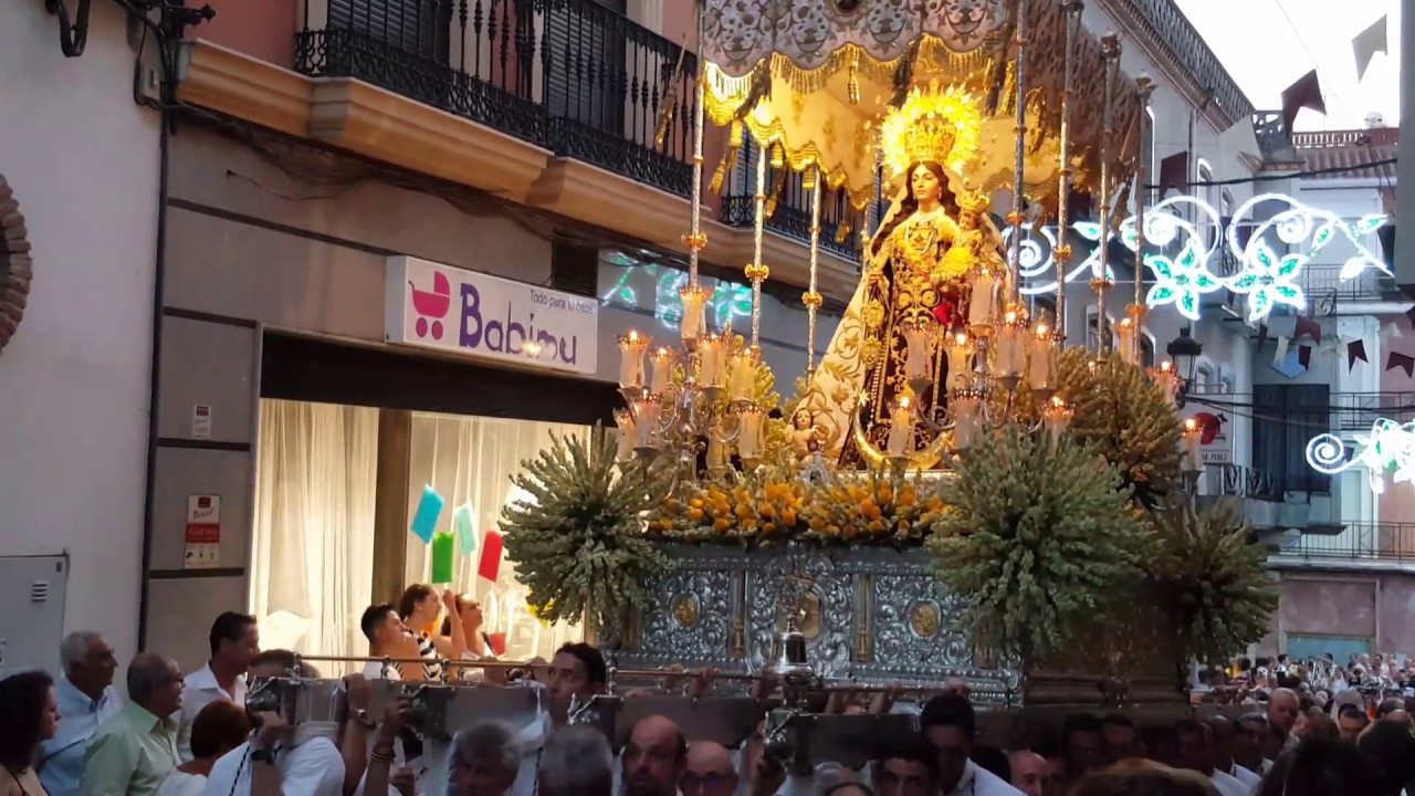 Reina entre olivares - Calle del Pilar. Virgen del Carmen Rute