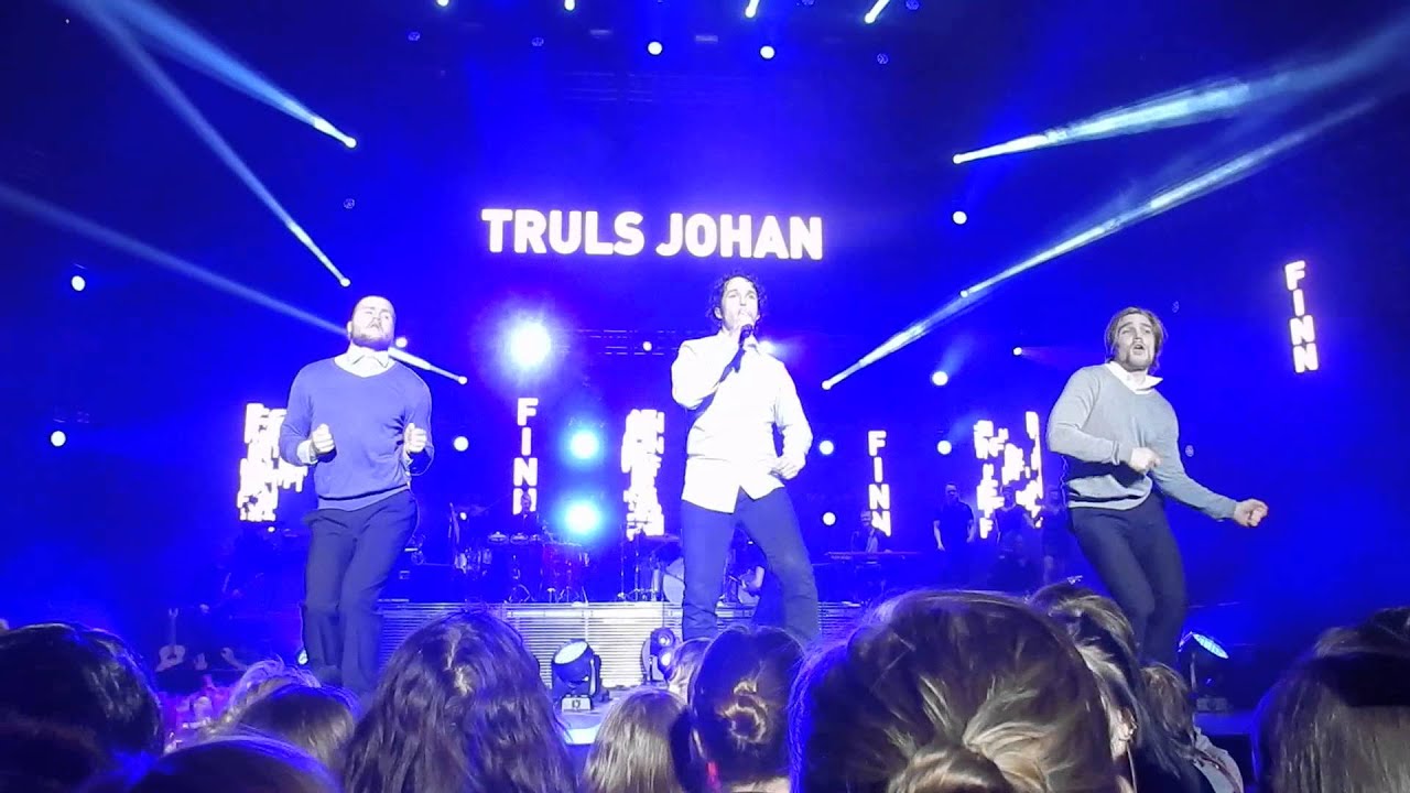 Bård's speach and Jeg heter Finn- Ylvis in Stockholm live