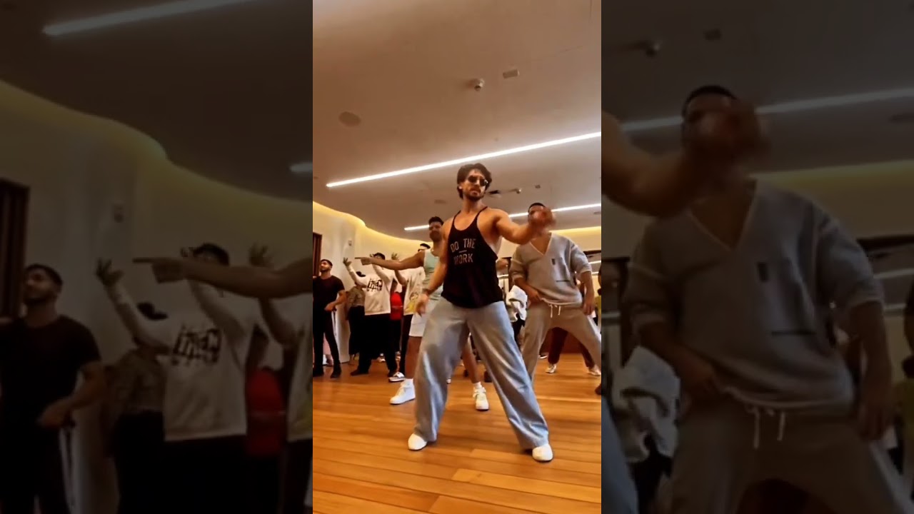 tigershroff with Varun Dhawan Shahid Kapoor dance