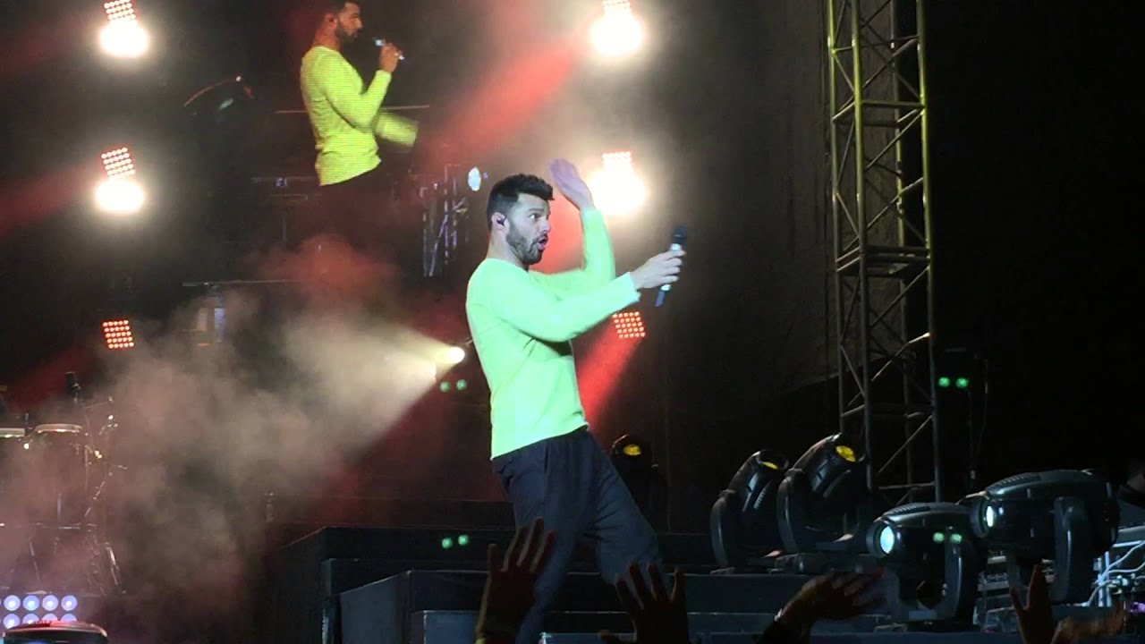 Ricky Martin POR ARRIBA, POR ABAJO Tijuana 30/11/14