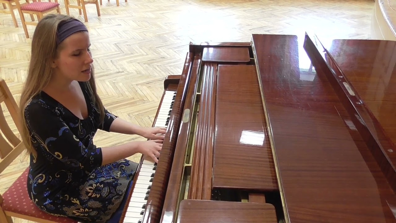 Pasaka, Cover