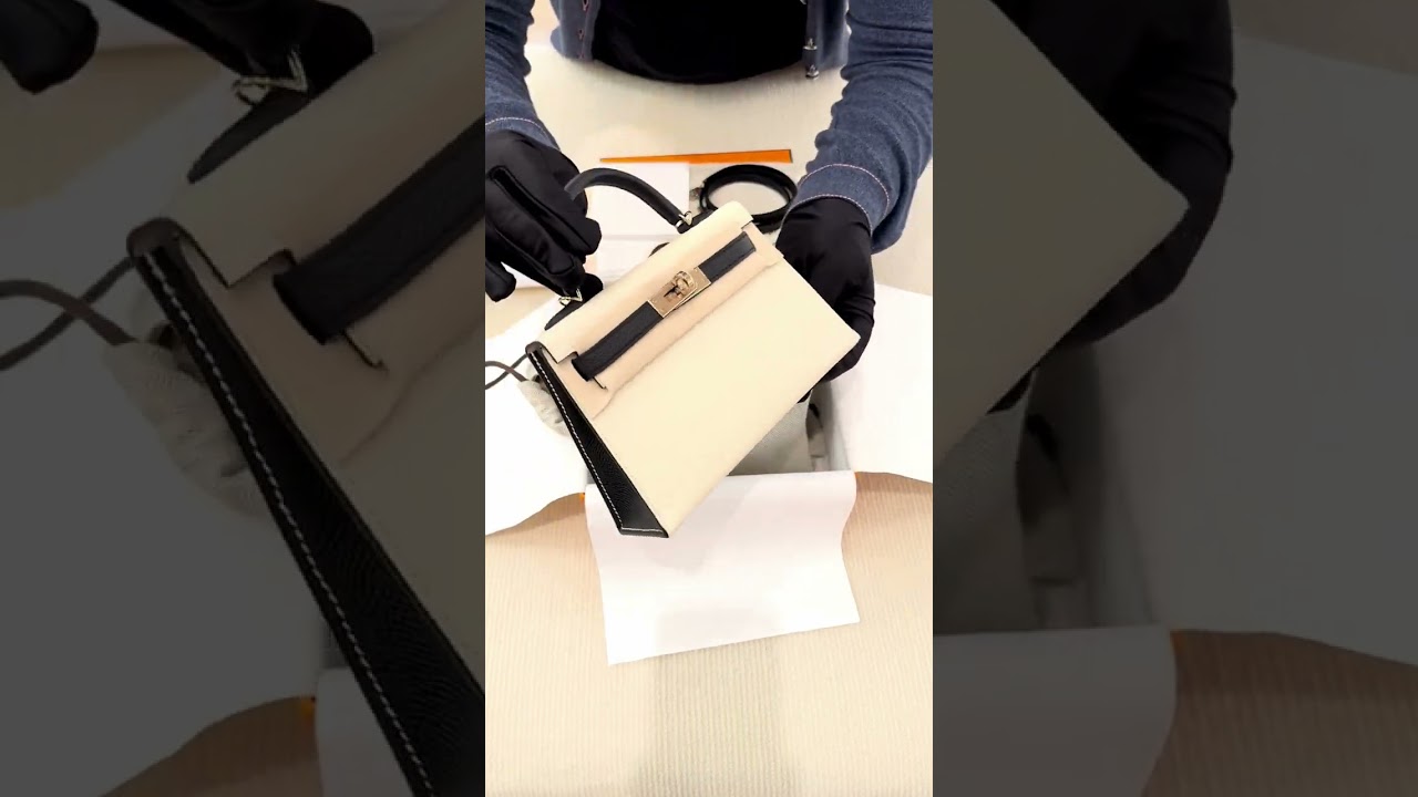 ✨ Unbox Hermes Mini Kelly II Epsom 10 Craie 89 Noir | Maxuria.com