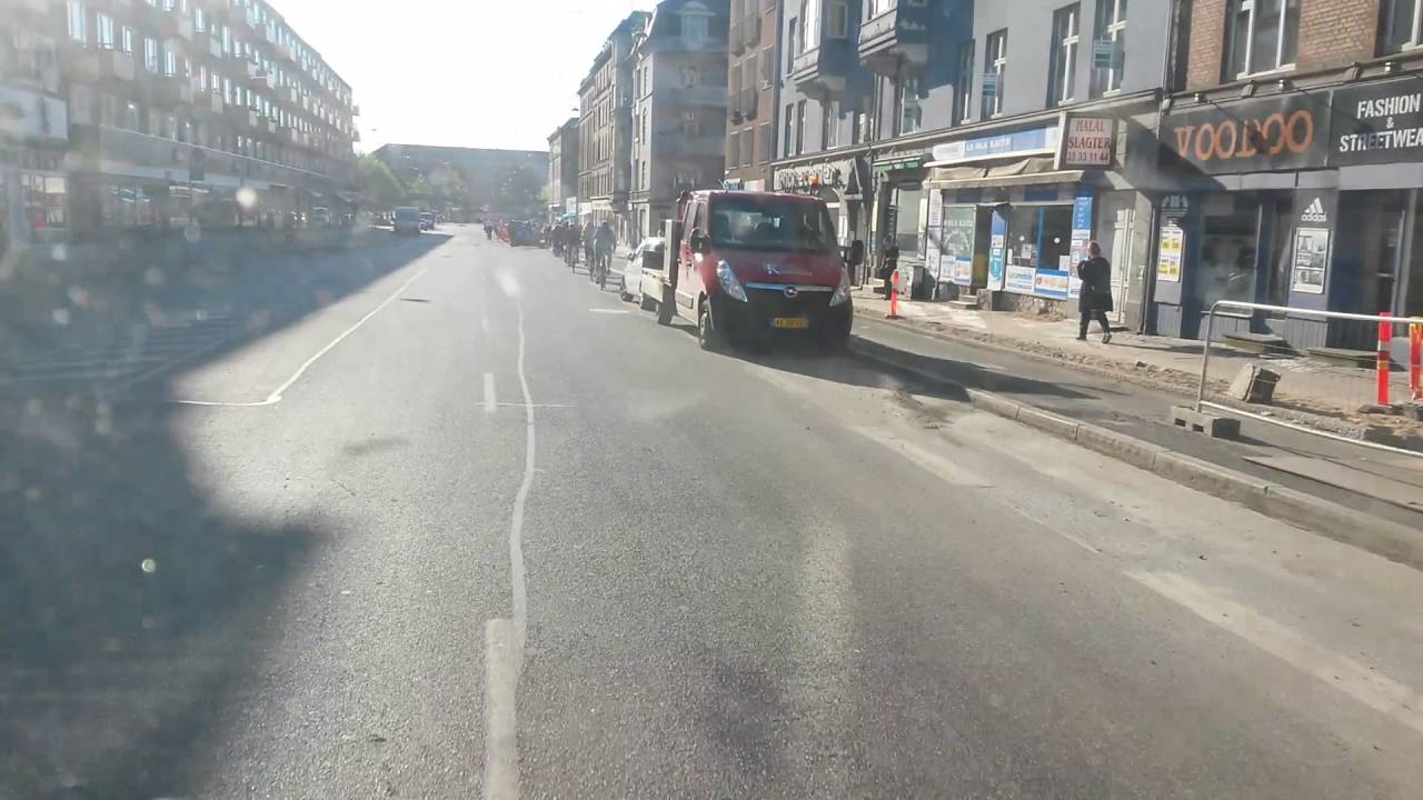 Cyklister udenom cykelsti