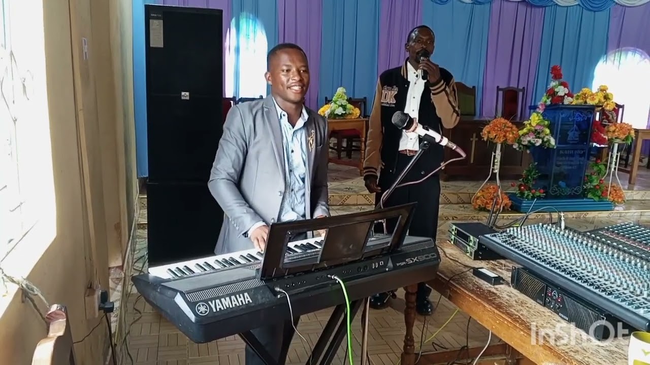 Ndimugure Ndimugure na thakame