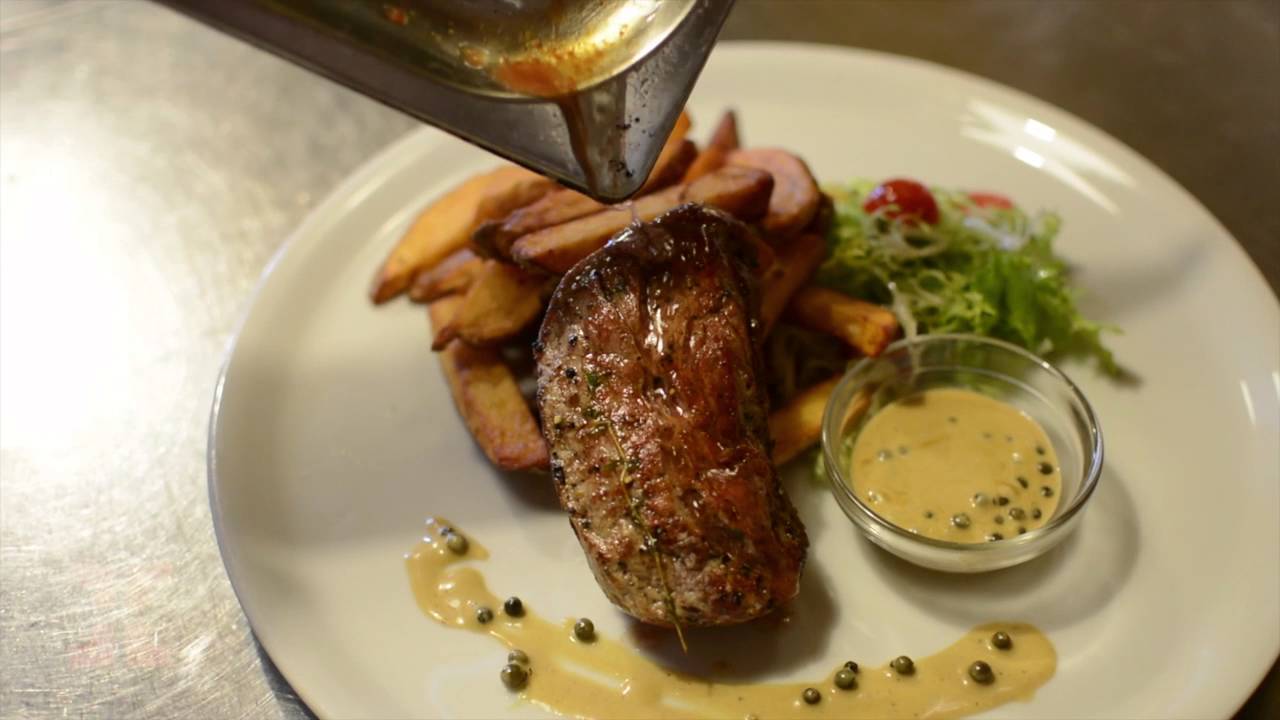 CROSS CLUB / BISTRO / RESTAURANT / KAVÁRNA