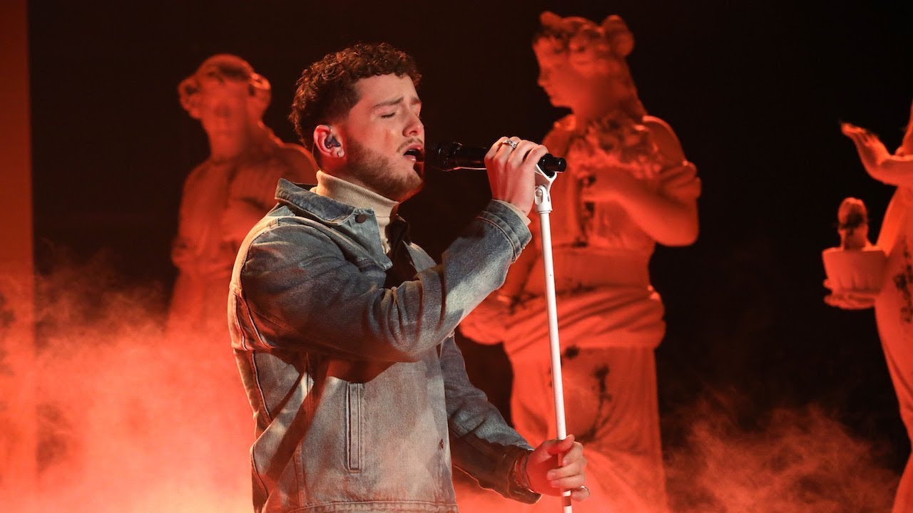 Bazzi Makes Life 'Beautiful' on Ellen