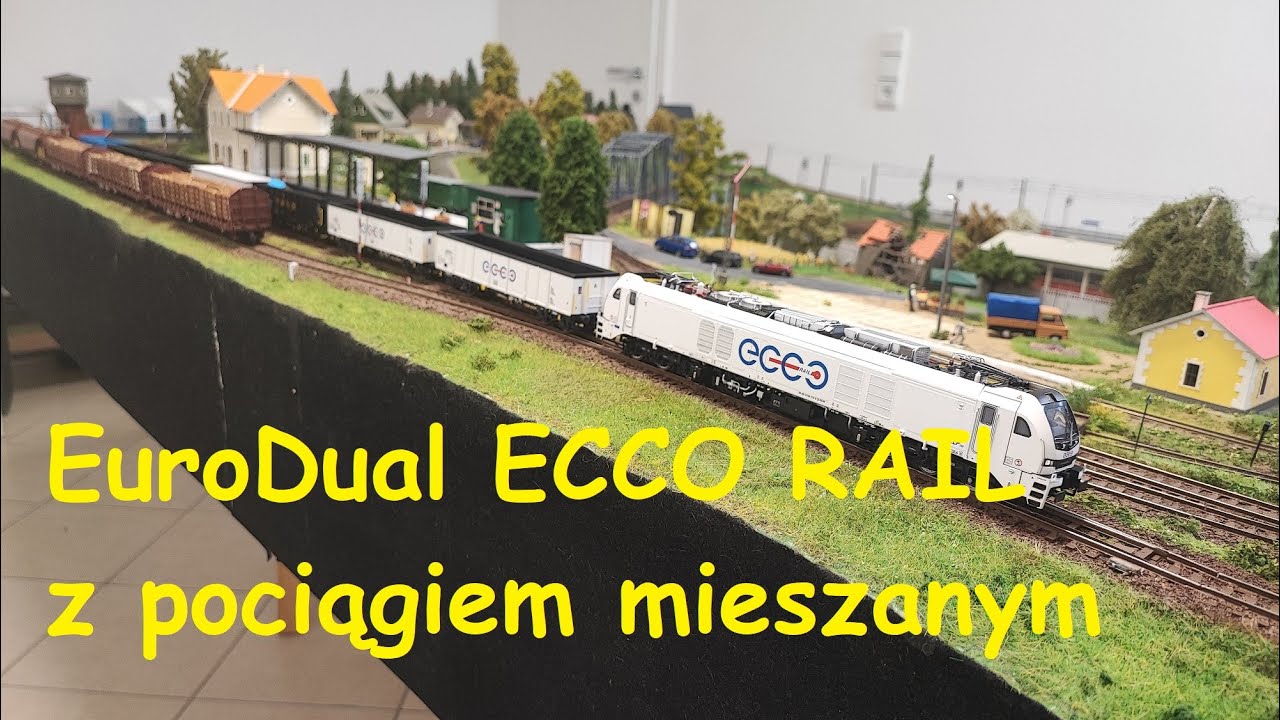 Na makiecie: EuroDual ECCO RAIL z pociągiem mieszanym