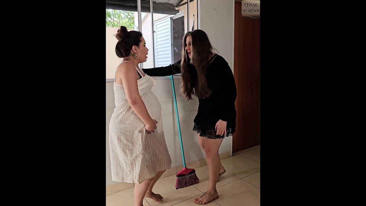 Empregada entra em trabalho de p4rt0 e patroa neg4 ajuda😱😭