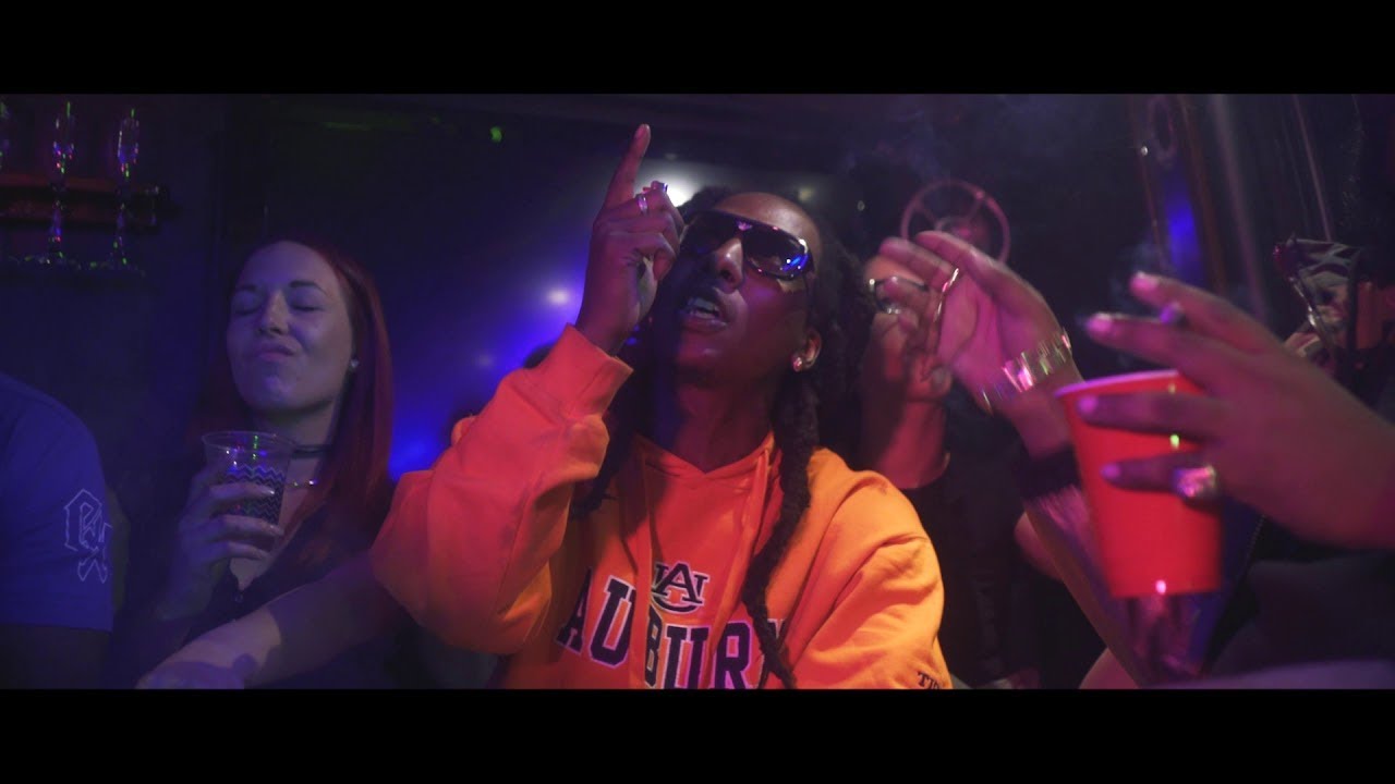 Fuccè Ft. Stoney Starr - Une vie à vivre [Videoclip Officiel]