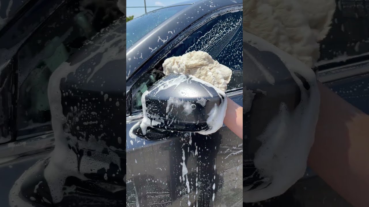 Maxshine Wool Wash Mitts and Pads are made with 100% natural fibers #carcare #cardetailing #carwash